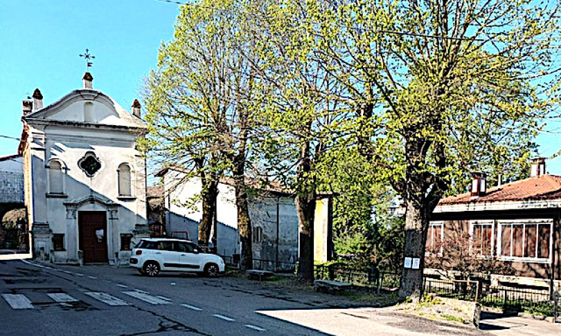 I lavori sul piazzale davanti la chiesa di San Sebastiano